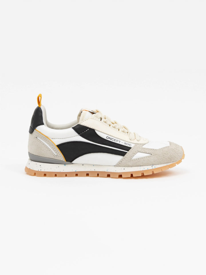 Toronto Retro Sneaker in Black/White