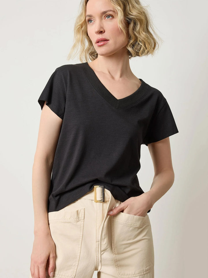 Relaxed Short Sleeve V-Neck Tee in Black