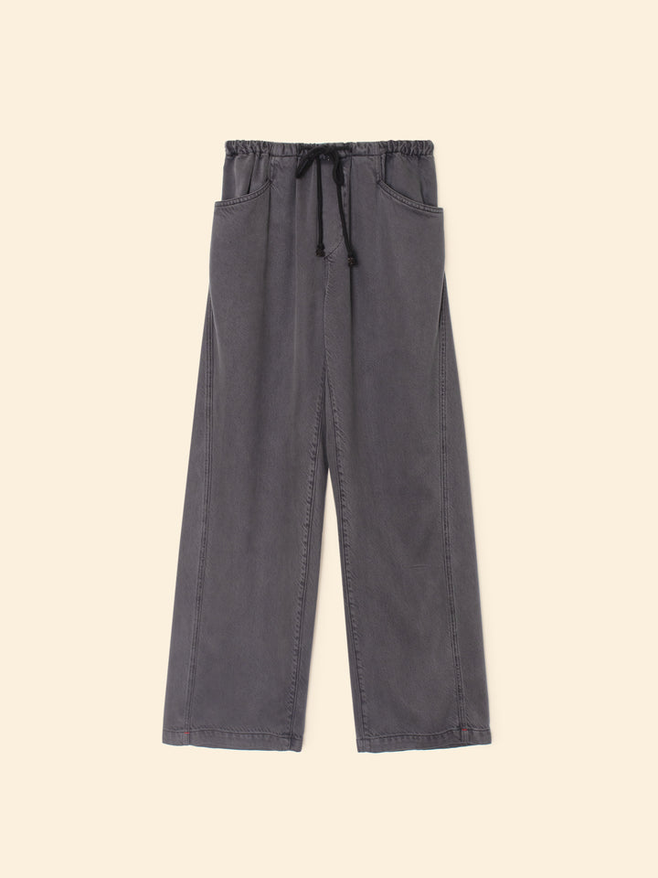 Joey Pant in Almost Black