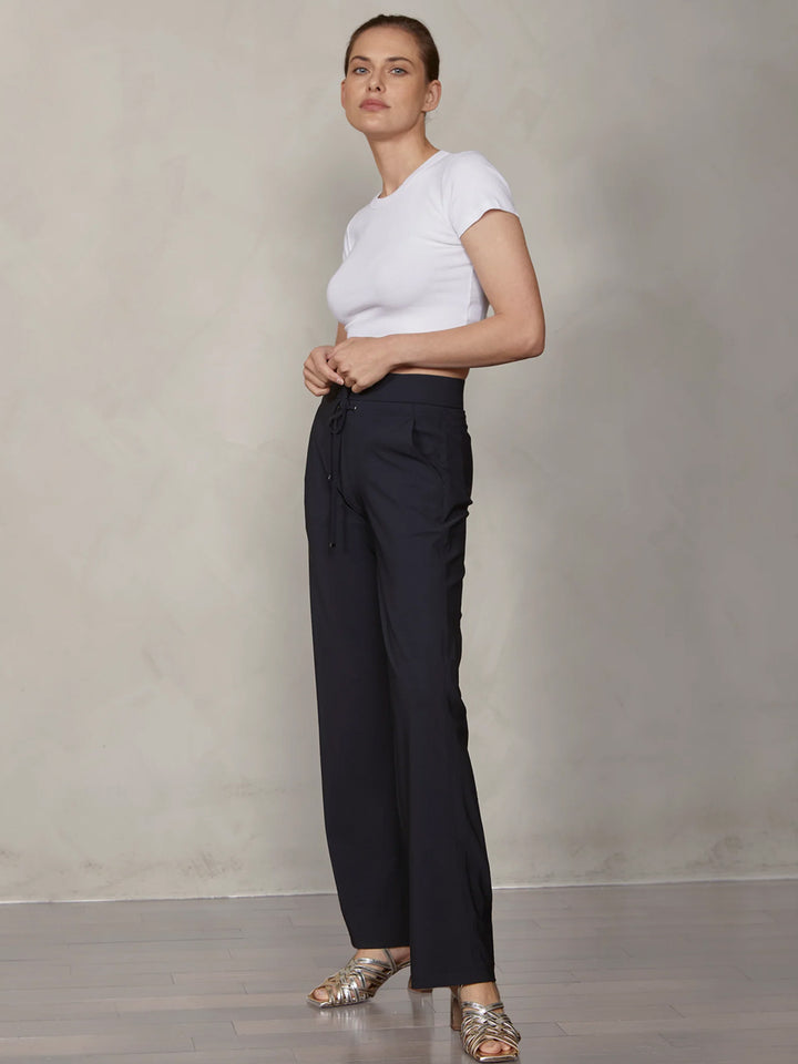 Candice Straight Pant in Black