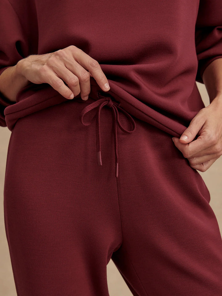 Betsy Sweatshirt in New Maroon