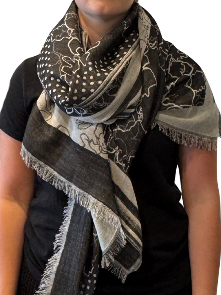 Myra Scarf in Black/White