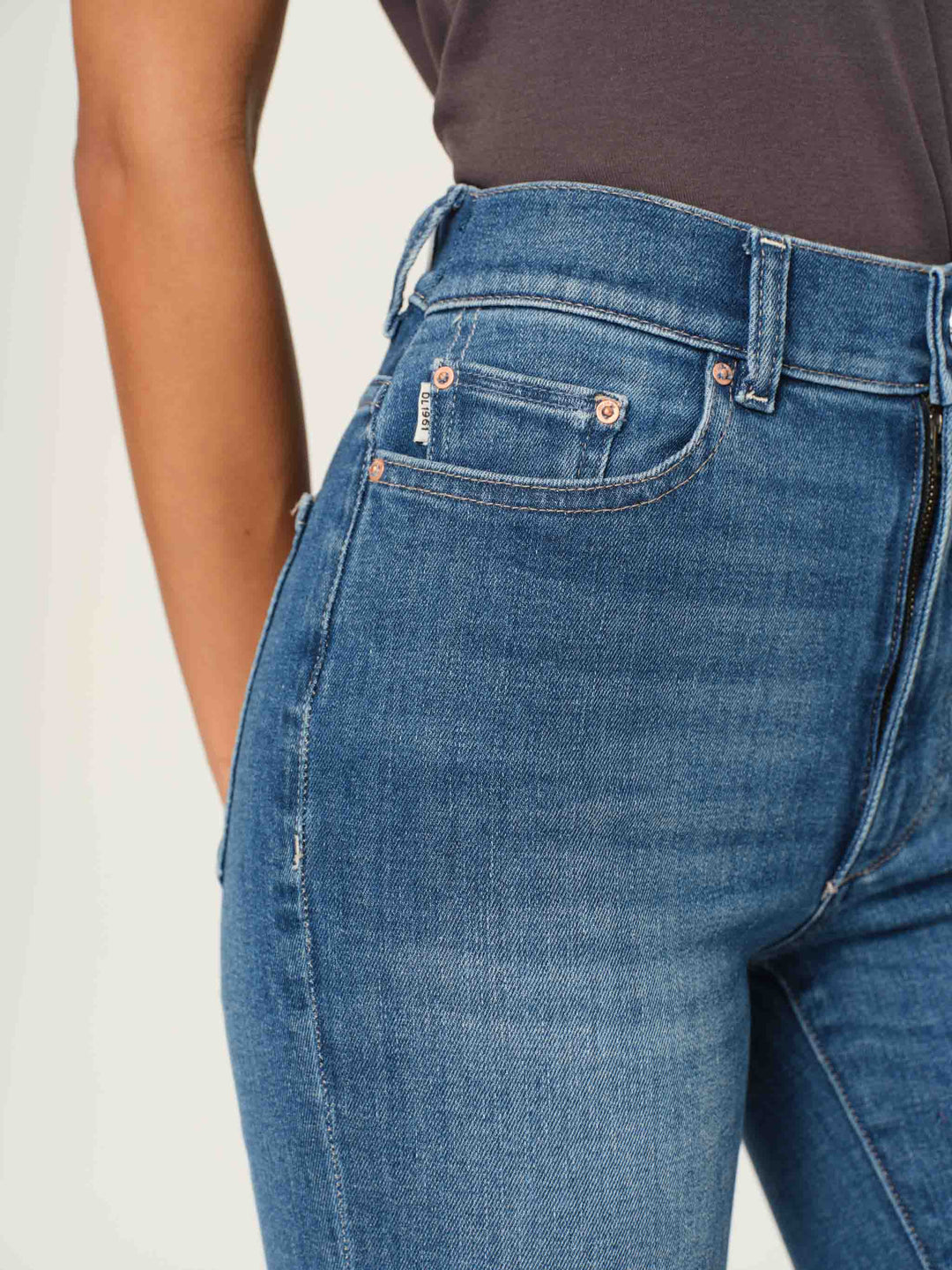 Halle Straight High Rise Jean in Palm