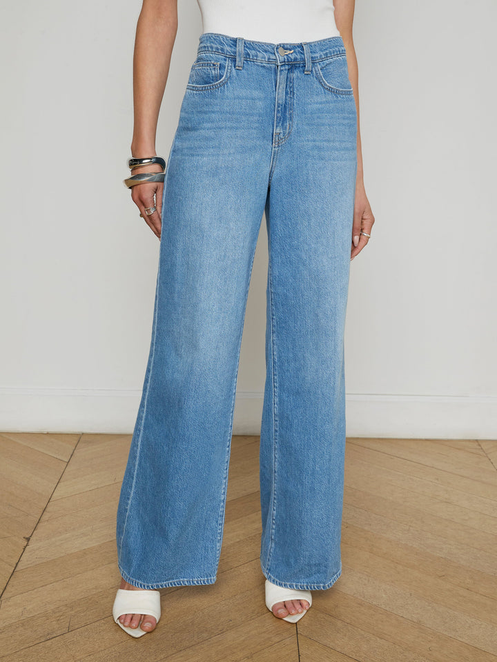 Alicent Wide Leg Sneaker Jean in Caster