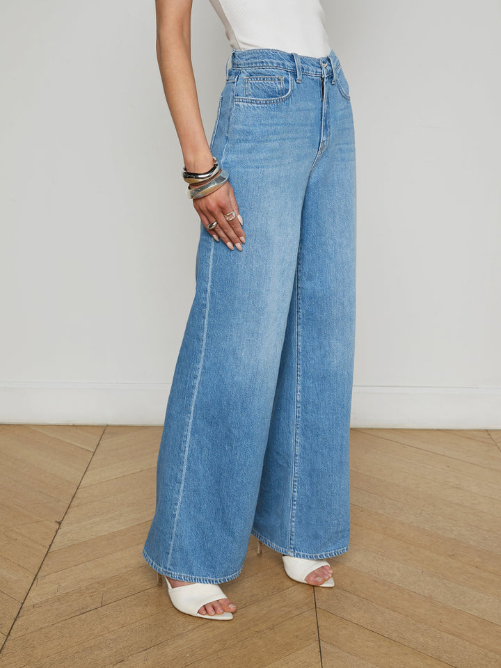 Alicent Wide Leg Sneaker Jean in Caster
