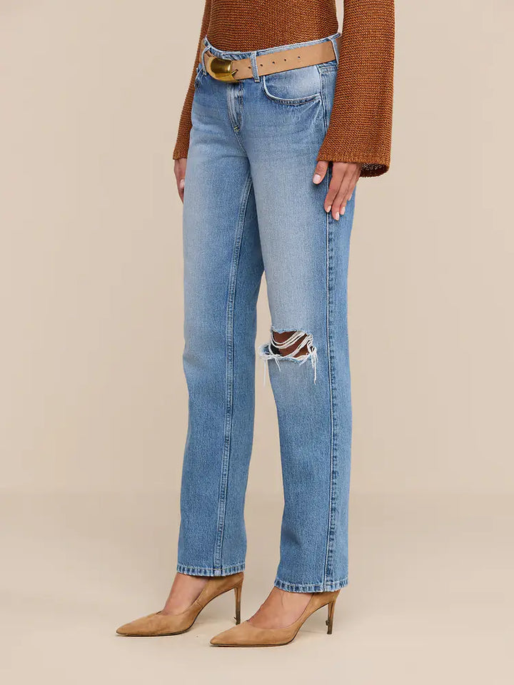 Armida Low-Rise Slouch Jean in Solvang Destruct