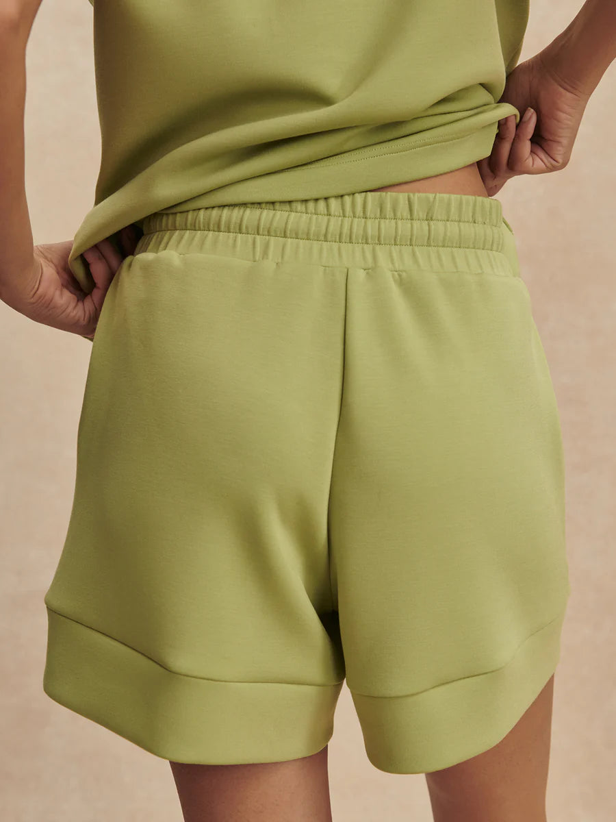 Atrium High-Rise Short 4.5" in Fern