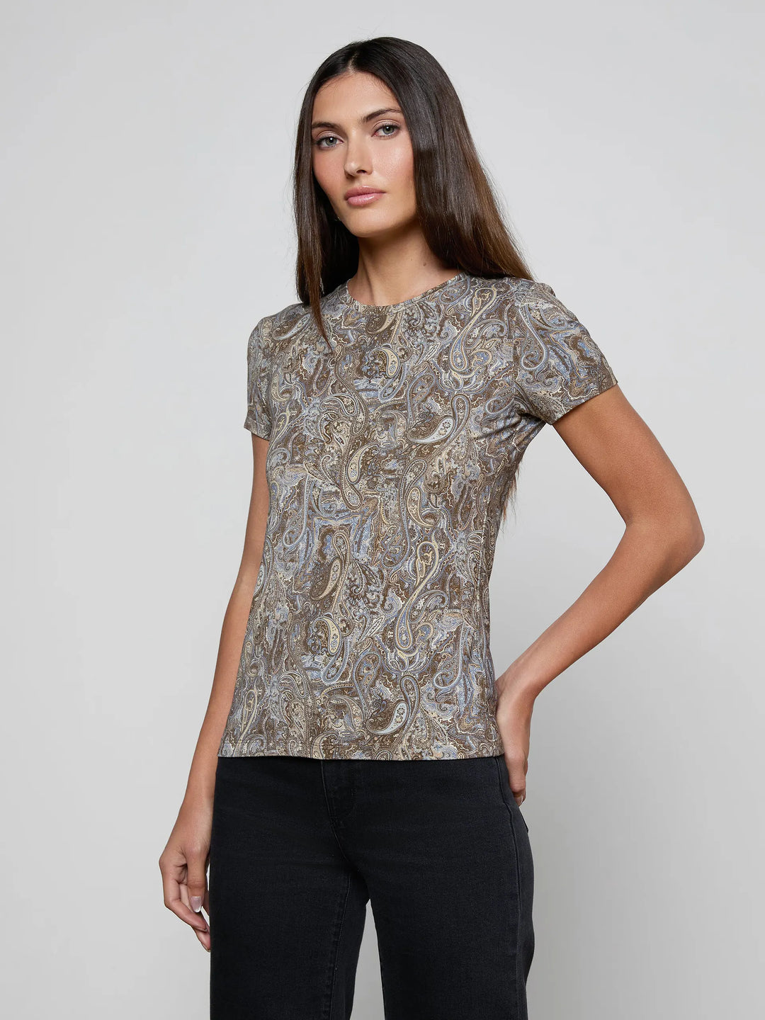 Ressi Fitted Tee in Neutral/Blue Ditsy Paisley
