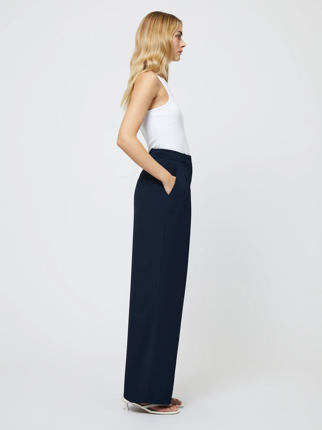 Harrie Suiting Trouser in Marine