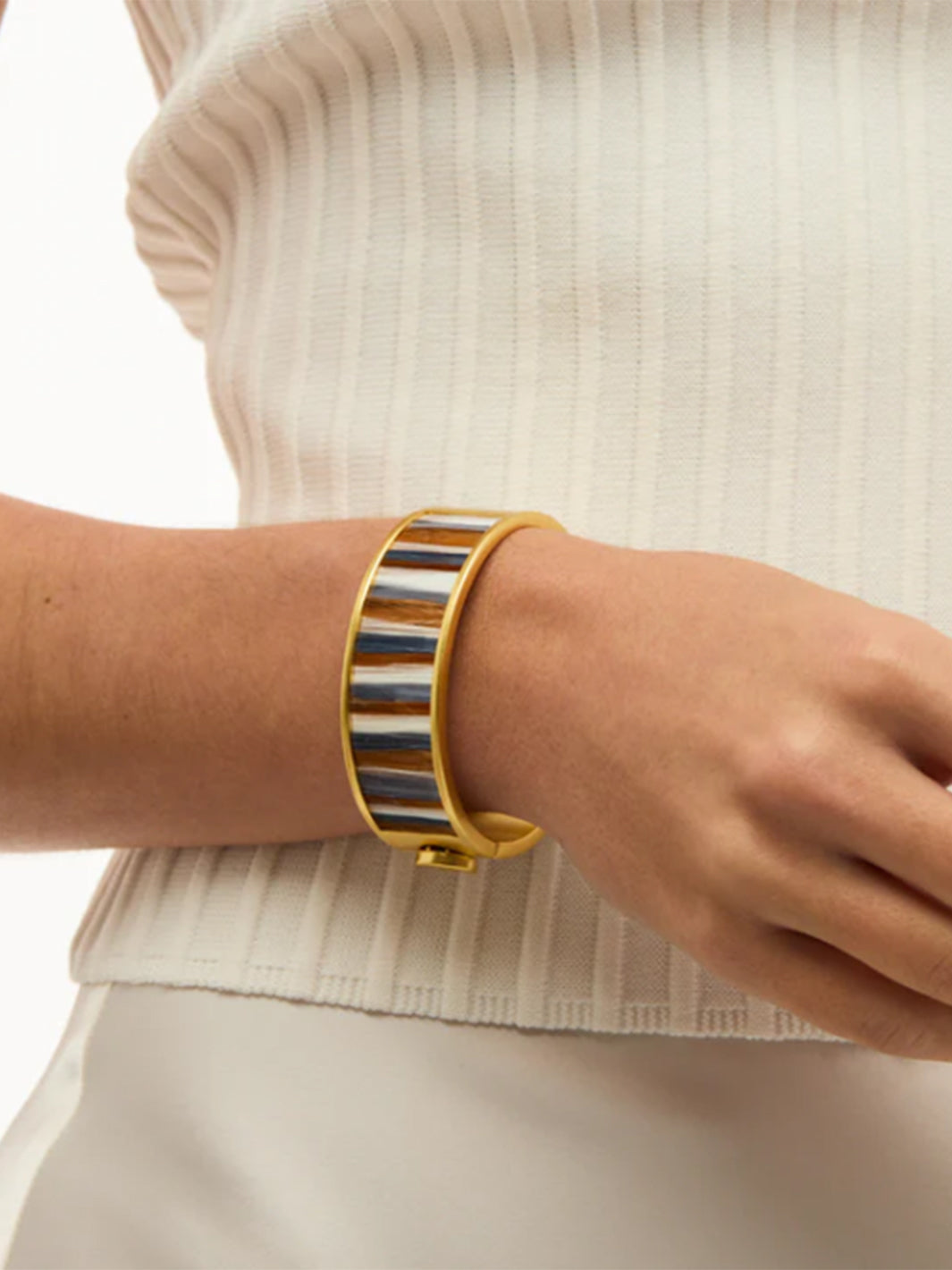 Alyssa Hinge Cuff
