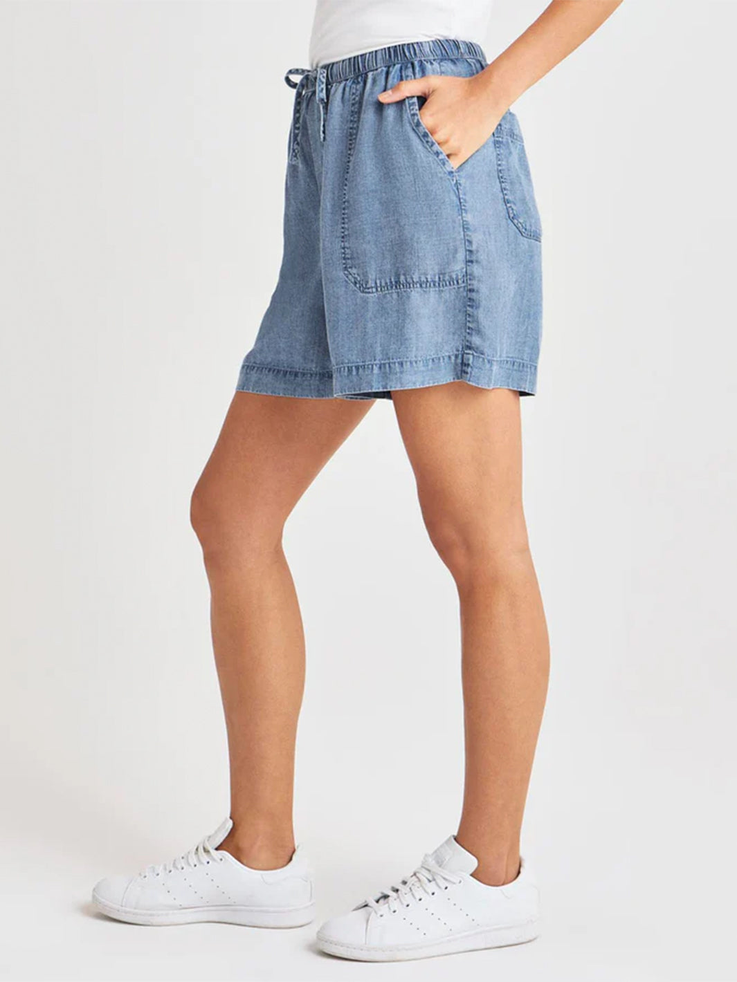 Angie Shorts in Indigo