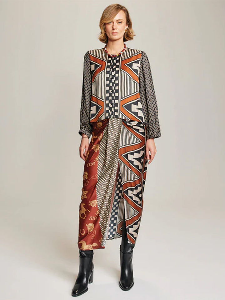 Avia Round N Shirt in Rodeo