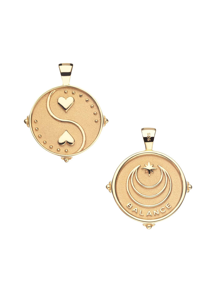 BALANCE JW Small Pendant Coin and Chain in Gold