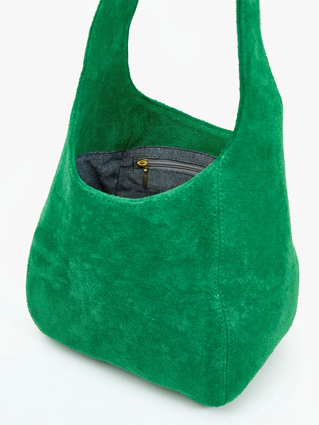 Petit Bando in Grass