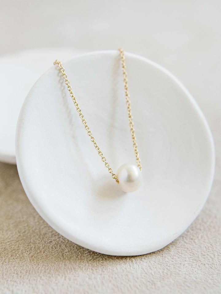 Brittany Necklace in Freshwater Pearl