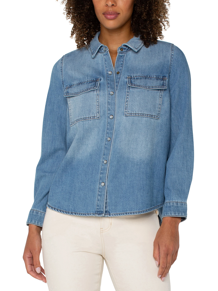 Button Down Shirt With Pockets in Laguna Nigel