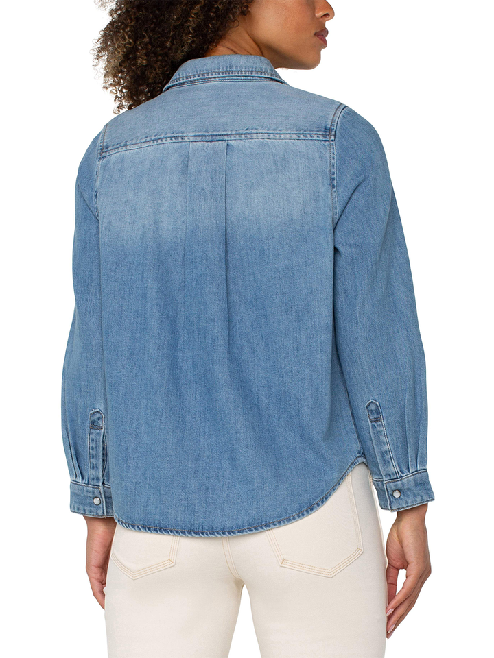 Button Down Shirt With Pockets in Laguna Nigel