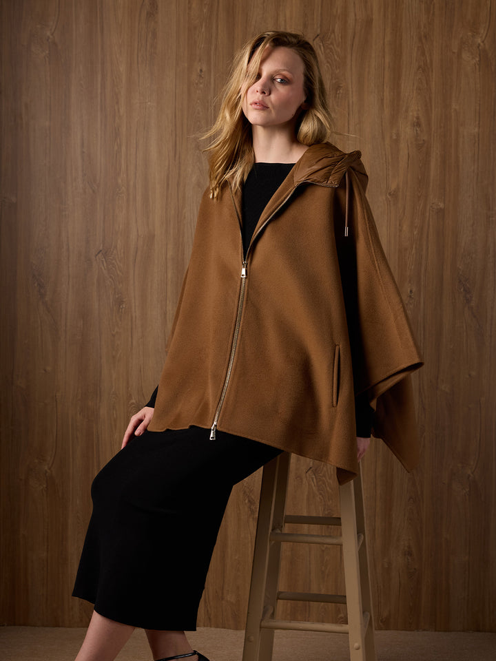Cashmere Cape in Camel