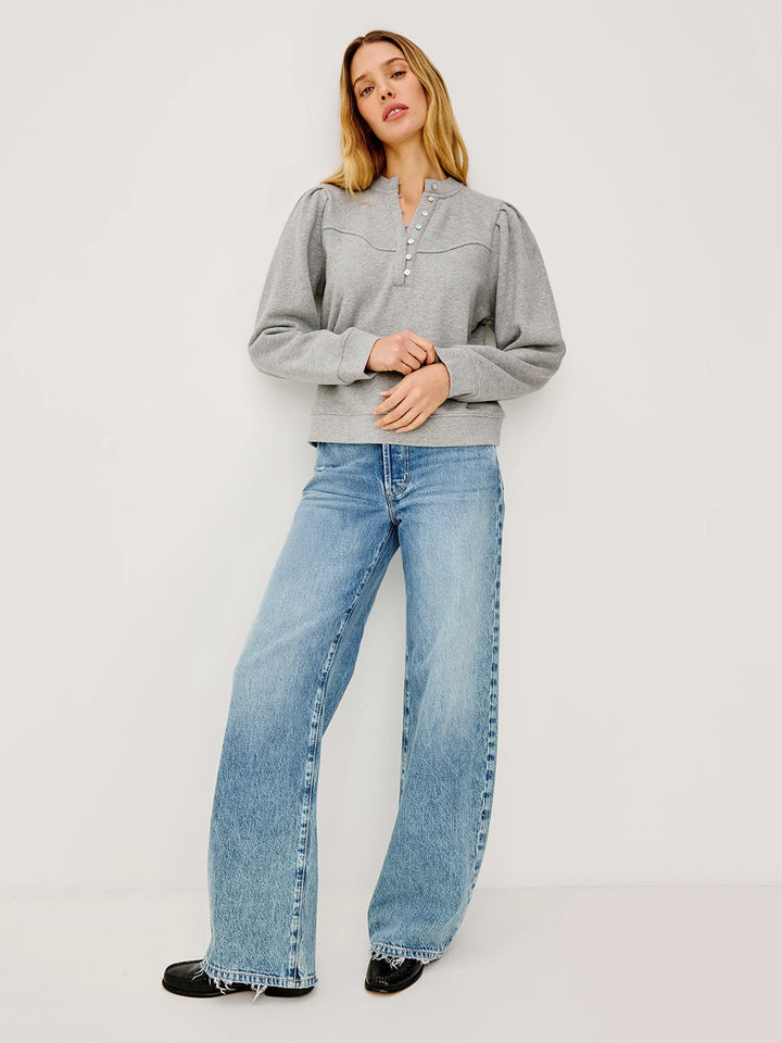 Erla Sweatshirt in Heather Grey