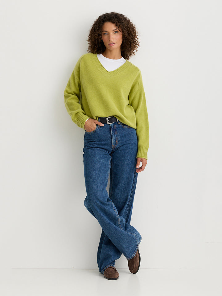 Evelyn Cashmere V Neck in Pistachio