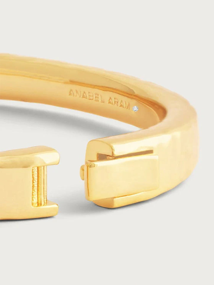 Farrier Medium Hinged Bangle, Gold