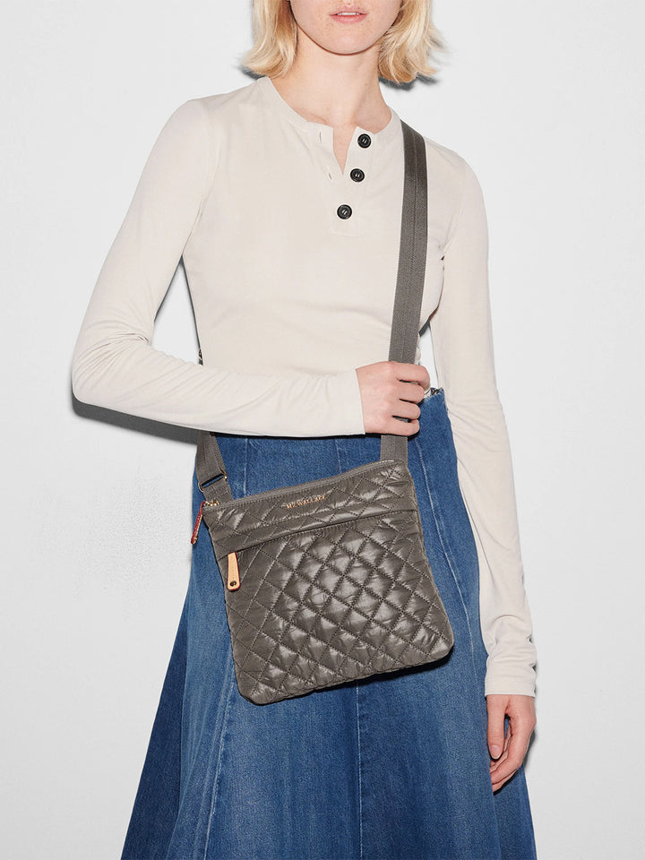 Metro Flat Crossbody in Magnet