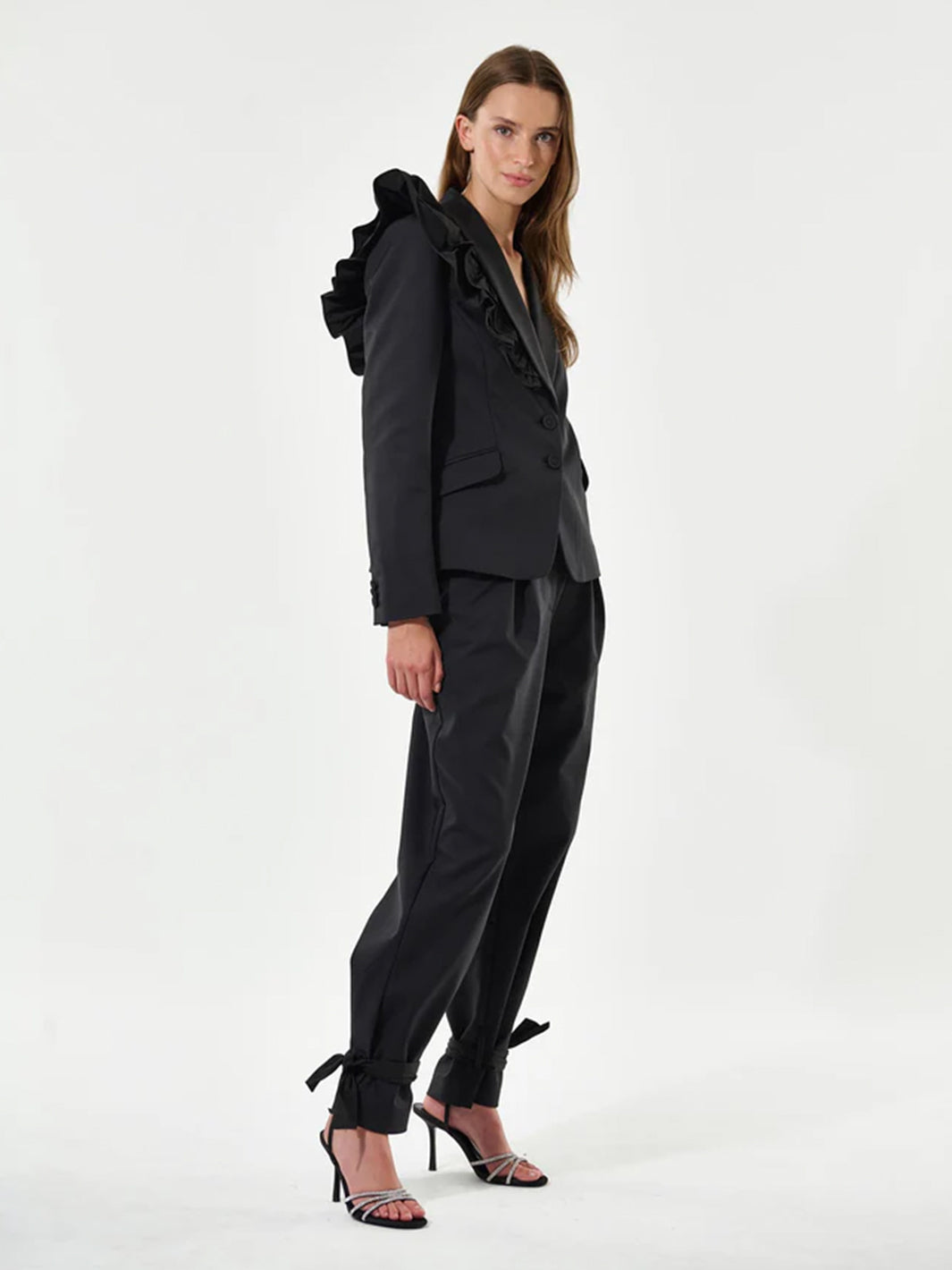 Flouncadea Blazer in Black