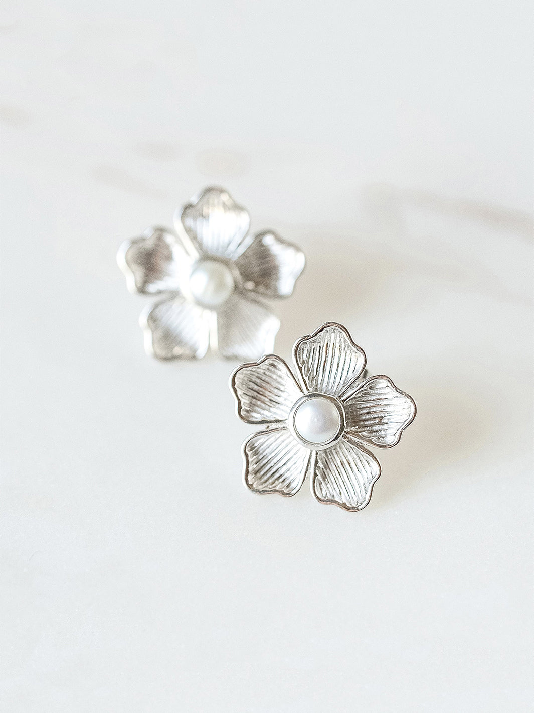 Color Block Stud Earrings in Mother of Pearl/Smokey Quarts