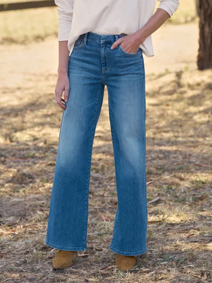 Galway 32" Full Length Wide-Leg Jean in 2002 Wash
