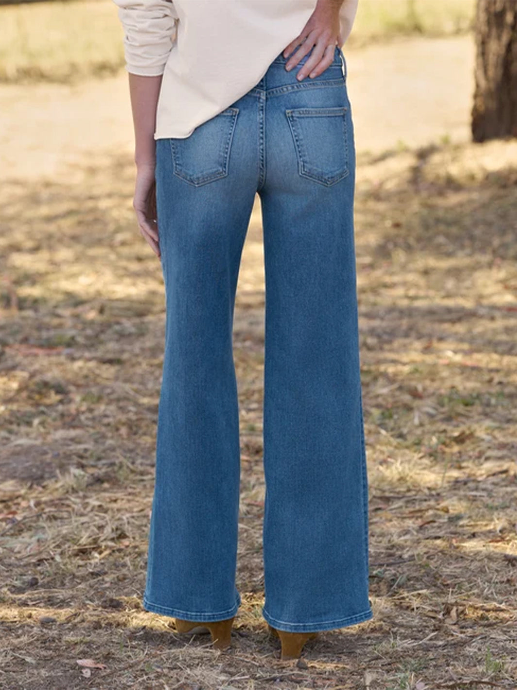 Galway 32" Full Length Wide-Leg Jean in 2002 Wash