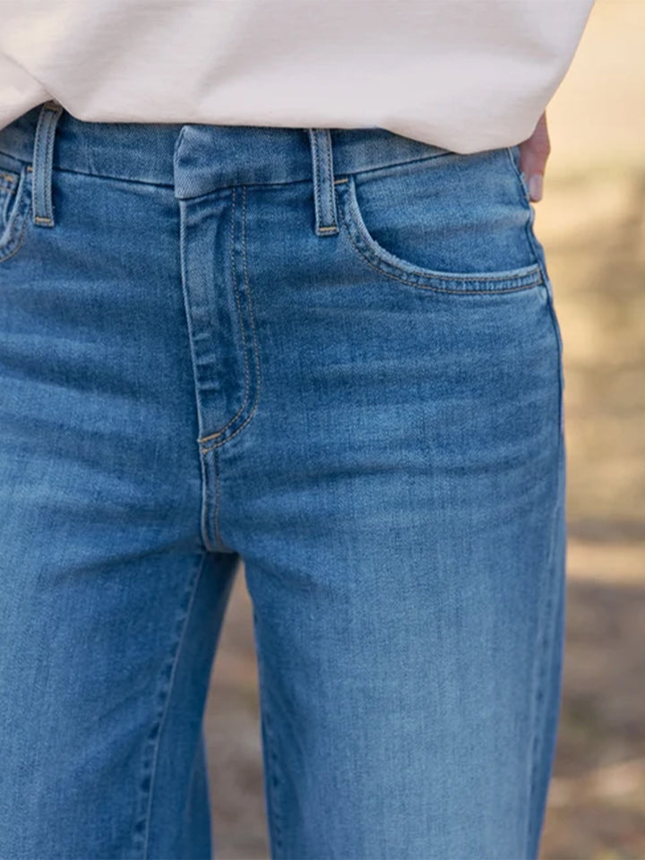 Galway 32" Full Length Wide-Leg Jean in 2002 Wash