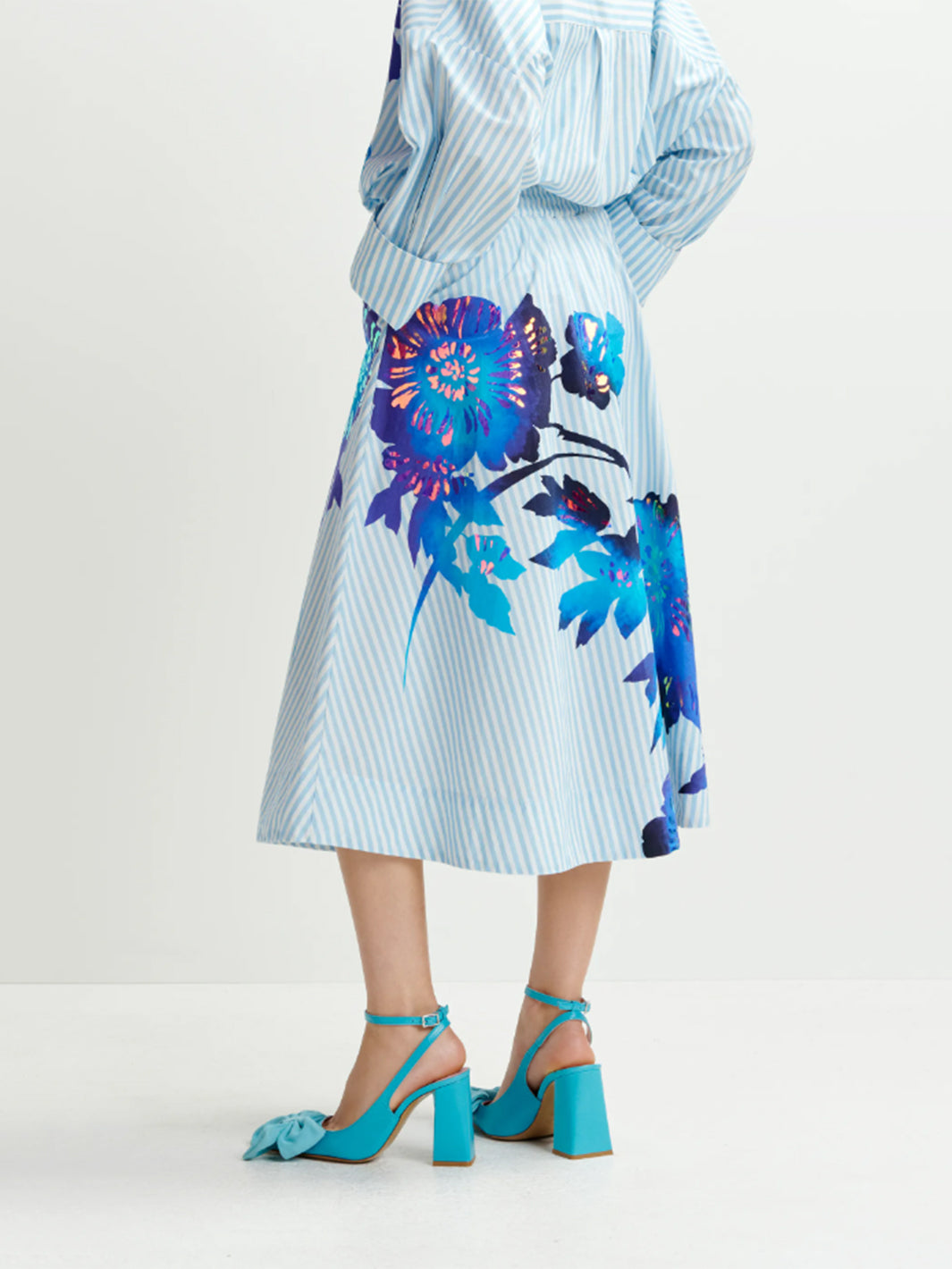 Hemini Foil Print Wide Skirt in Dark Blue, Light Blue, White