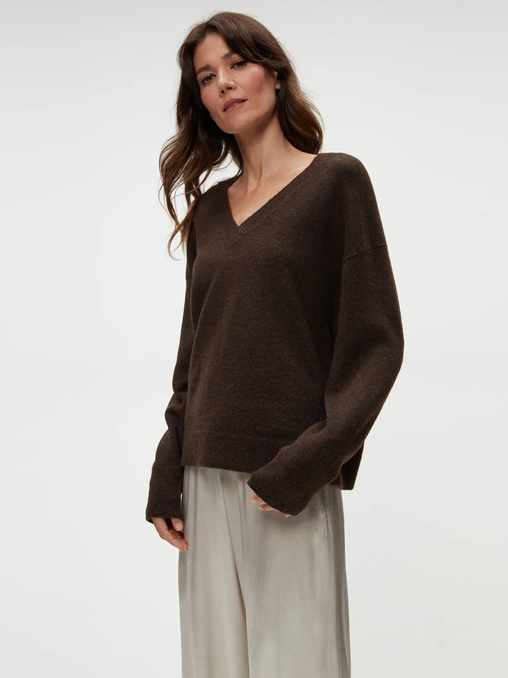 Hendrix V-Neck Sweater in Java