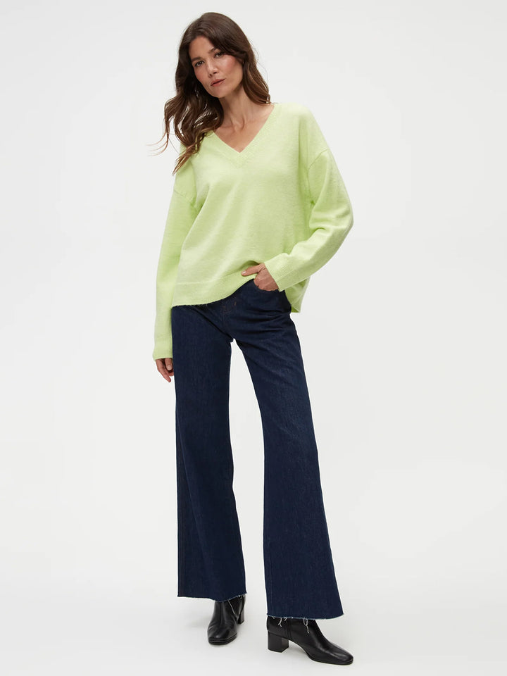 Hendrix V-Neck Sweater in Dewdrop