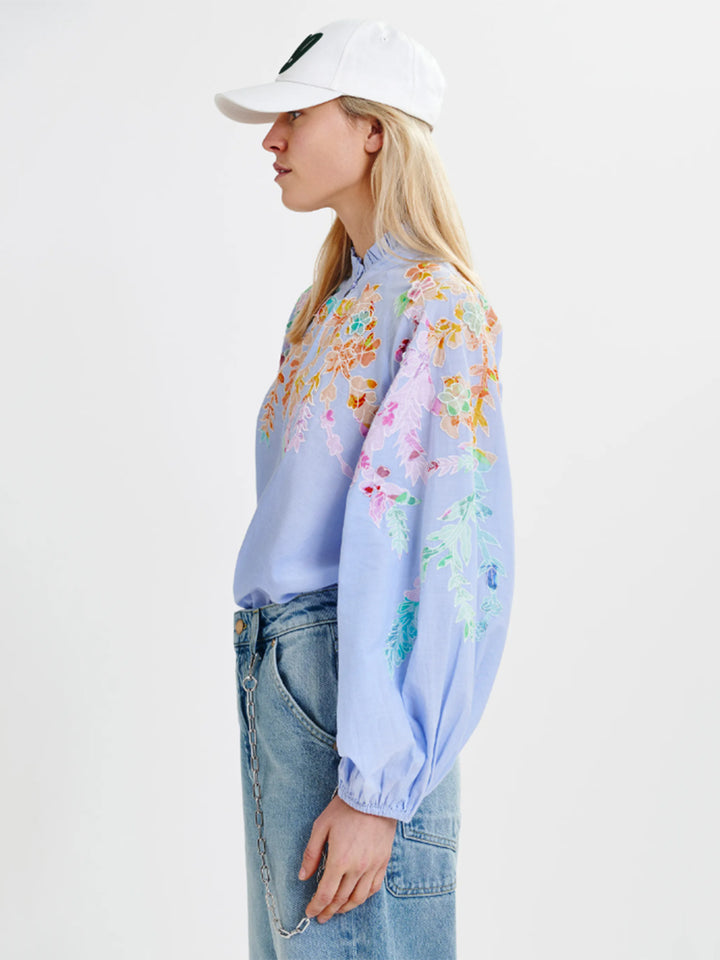 Hitrus Appliqued Detail Top in Aqua Blue