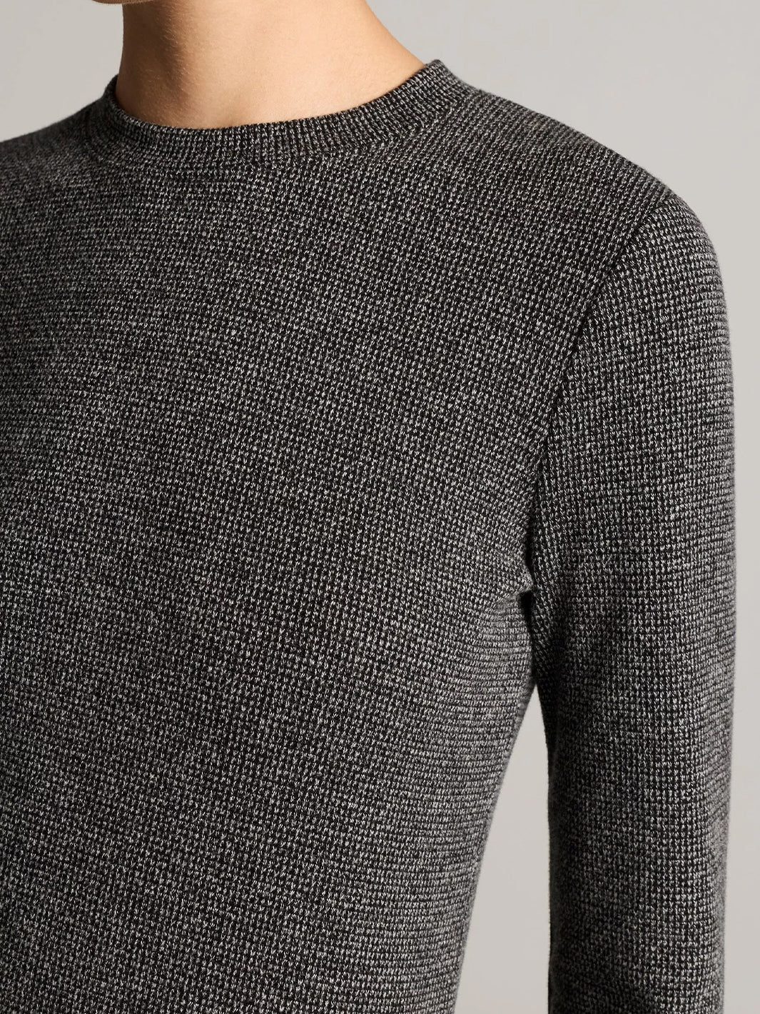 Houndstooth Italian Cotton-Blend Crew Neck Top in Medium Heather Grey