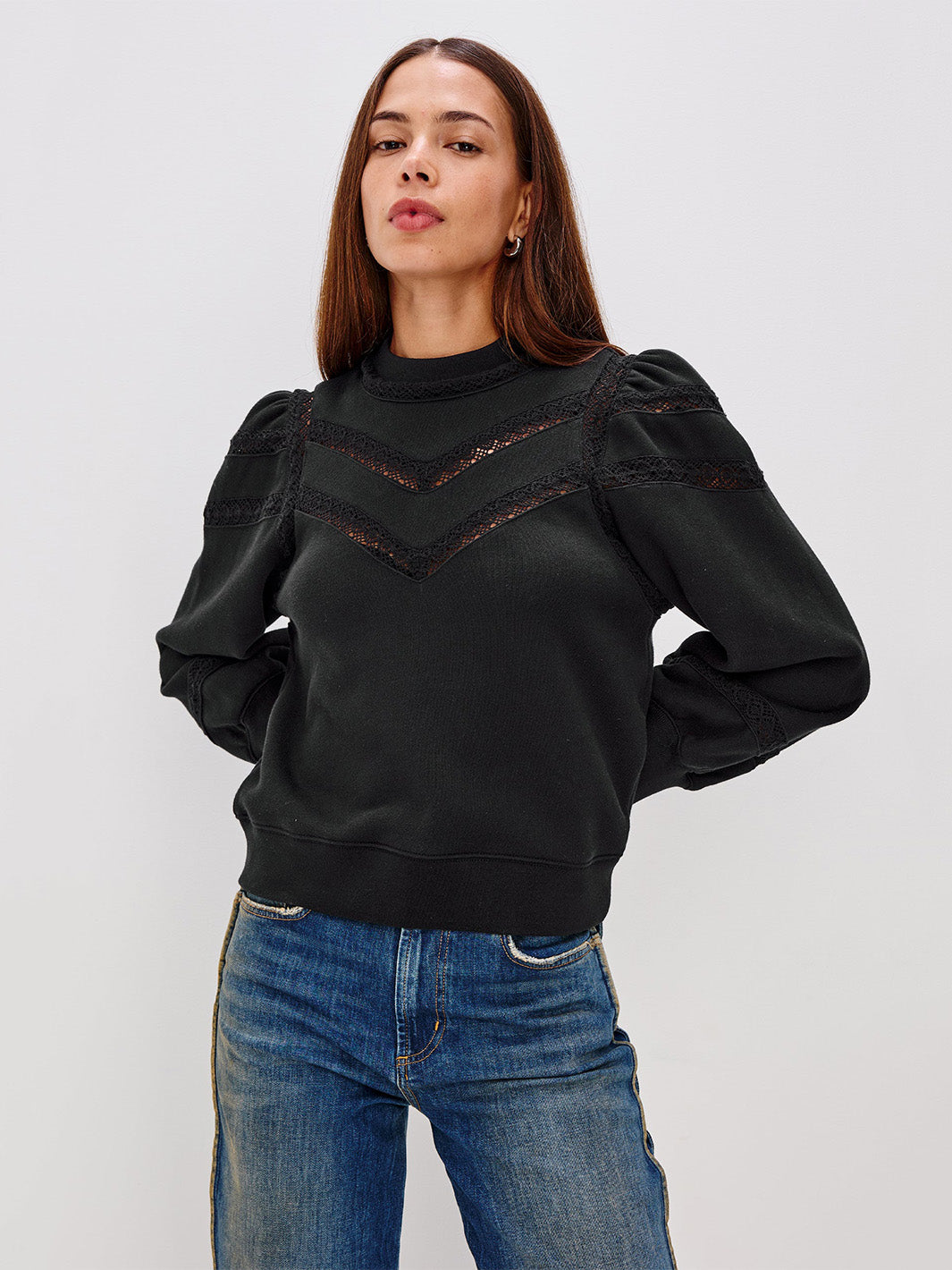 Isles Sweatshirt in Black