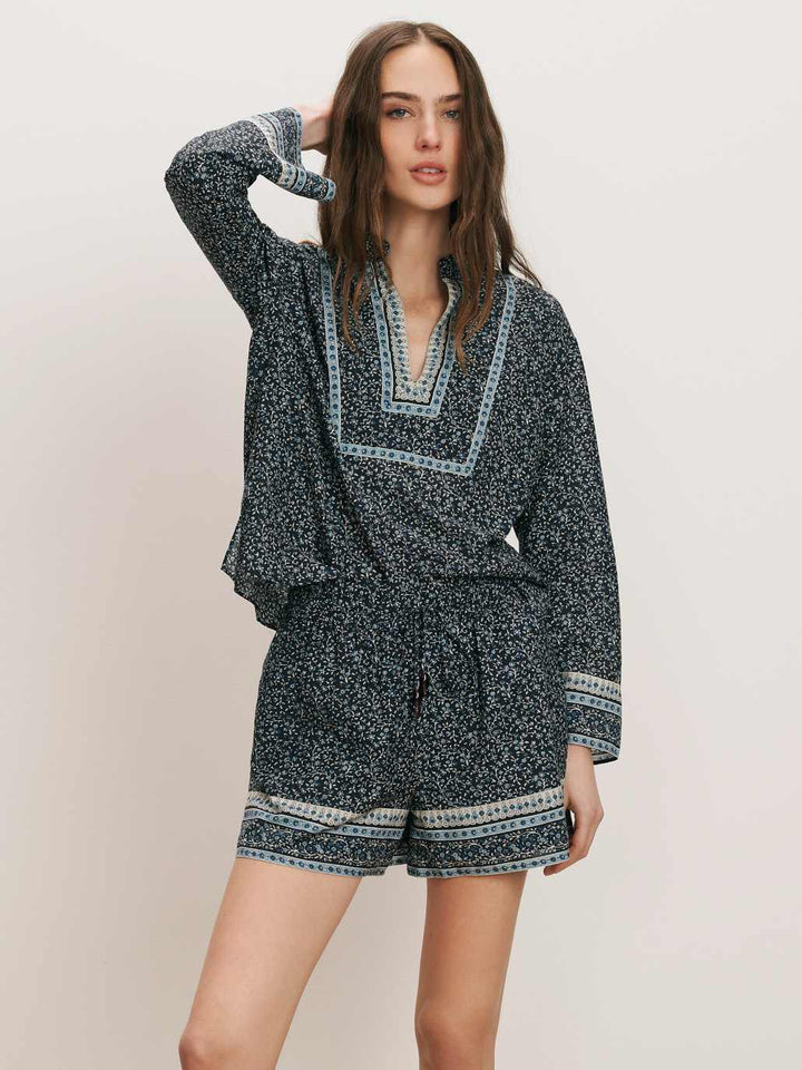 Vilvaldi Floral Short in Navy