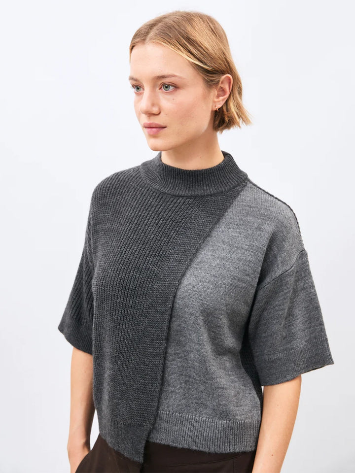 Kikom Sweater in Grey