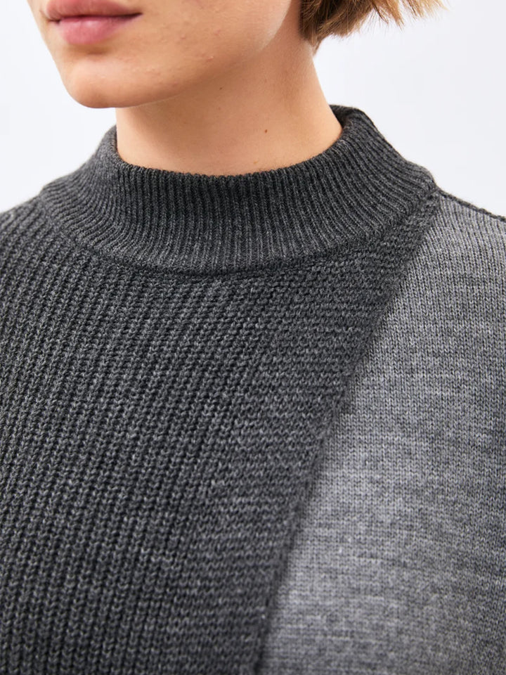 Kikom Sweater in Grey
