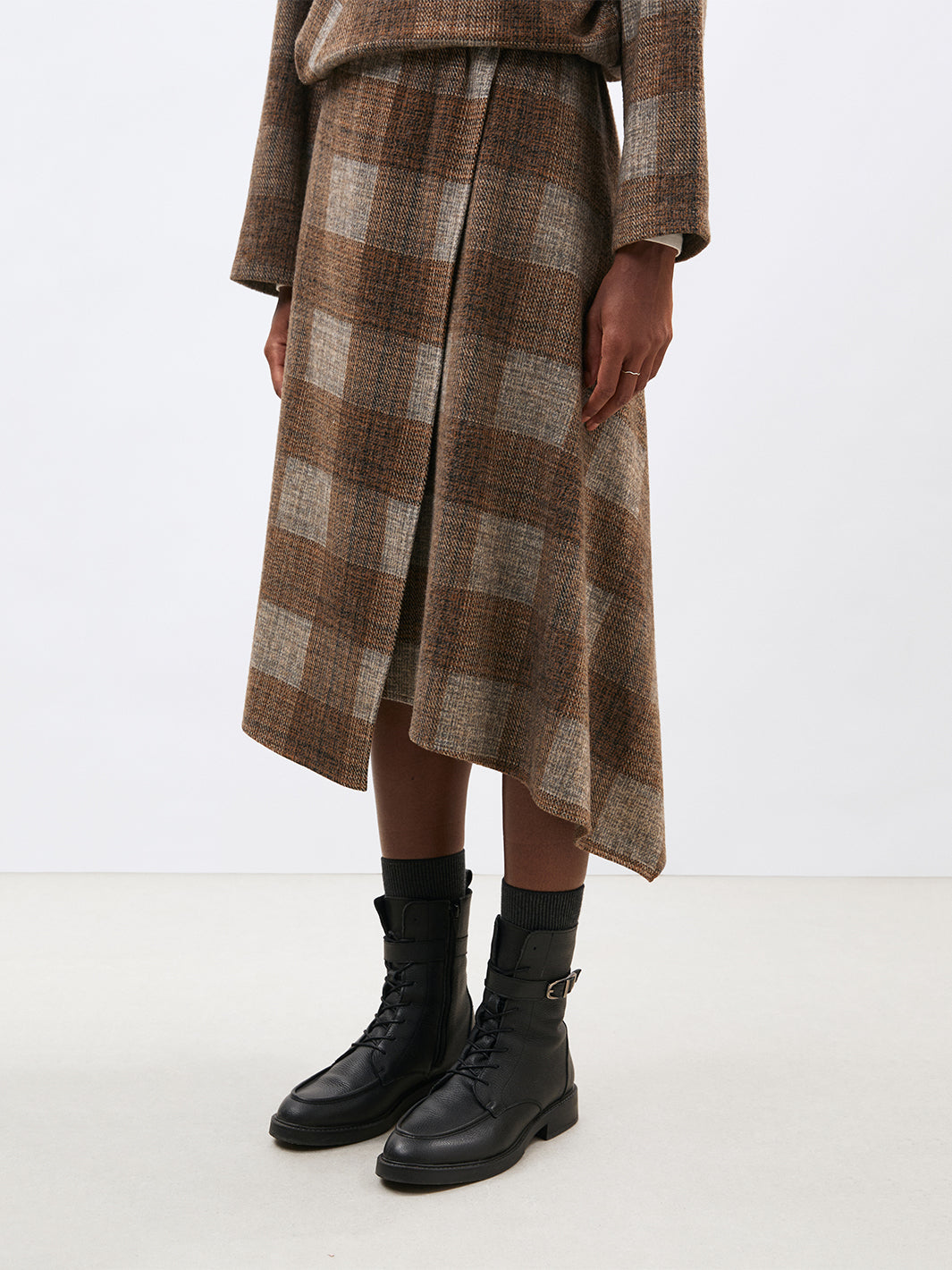 Kokan Skirt in Camel Plaid