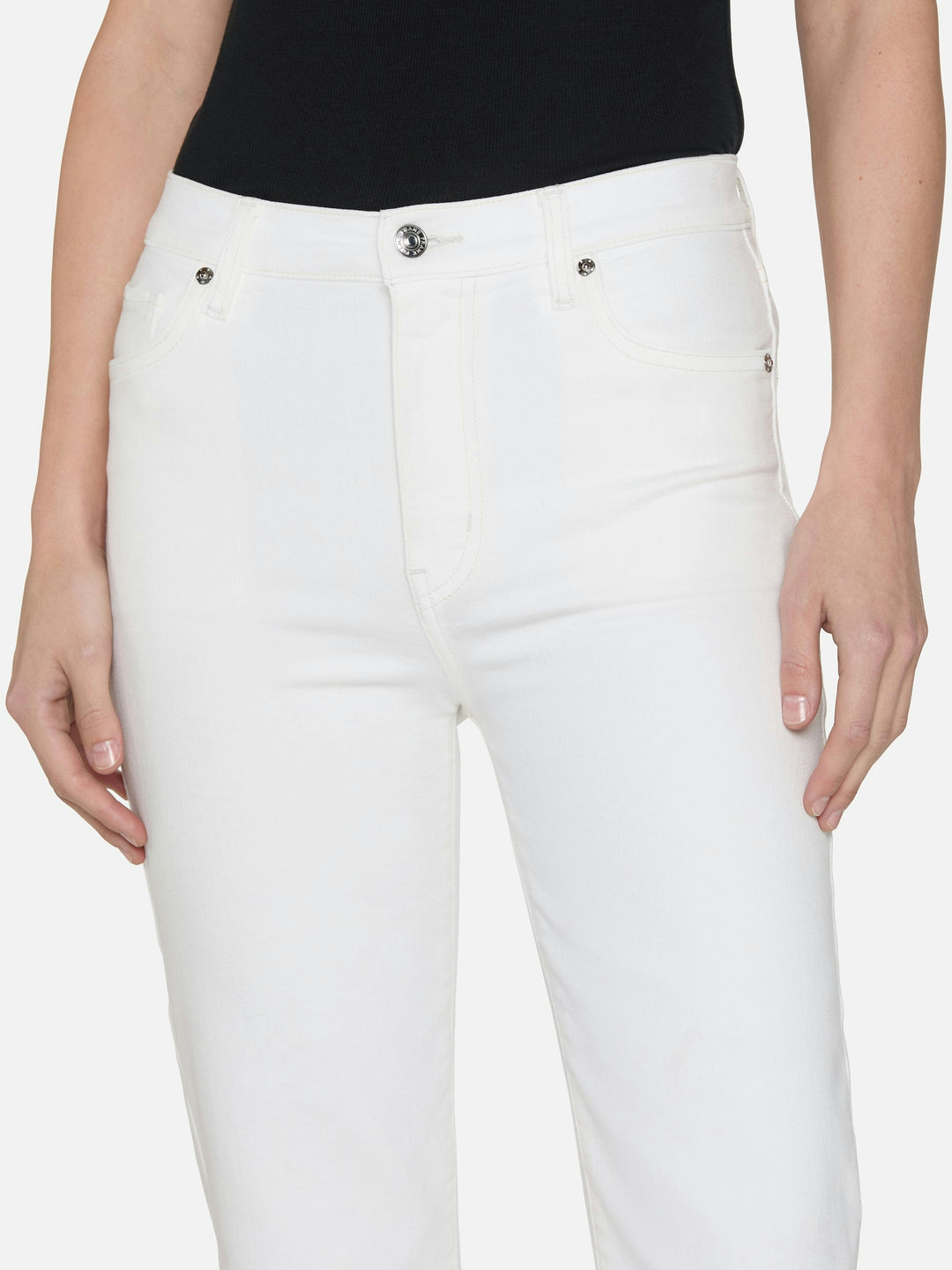 Le Sleek Straight Jean in White