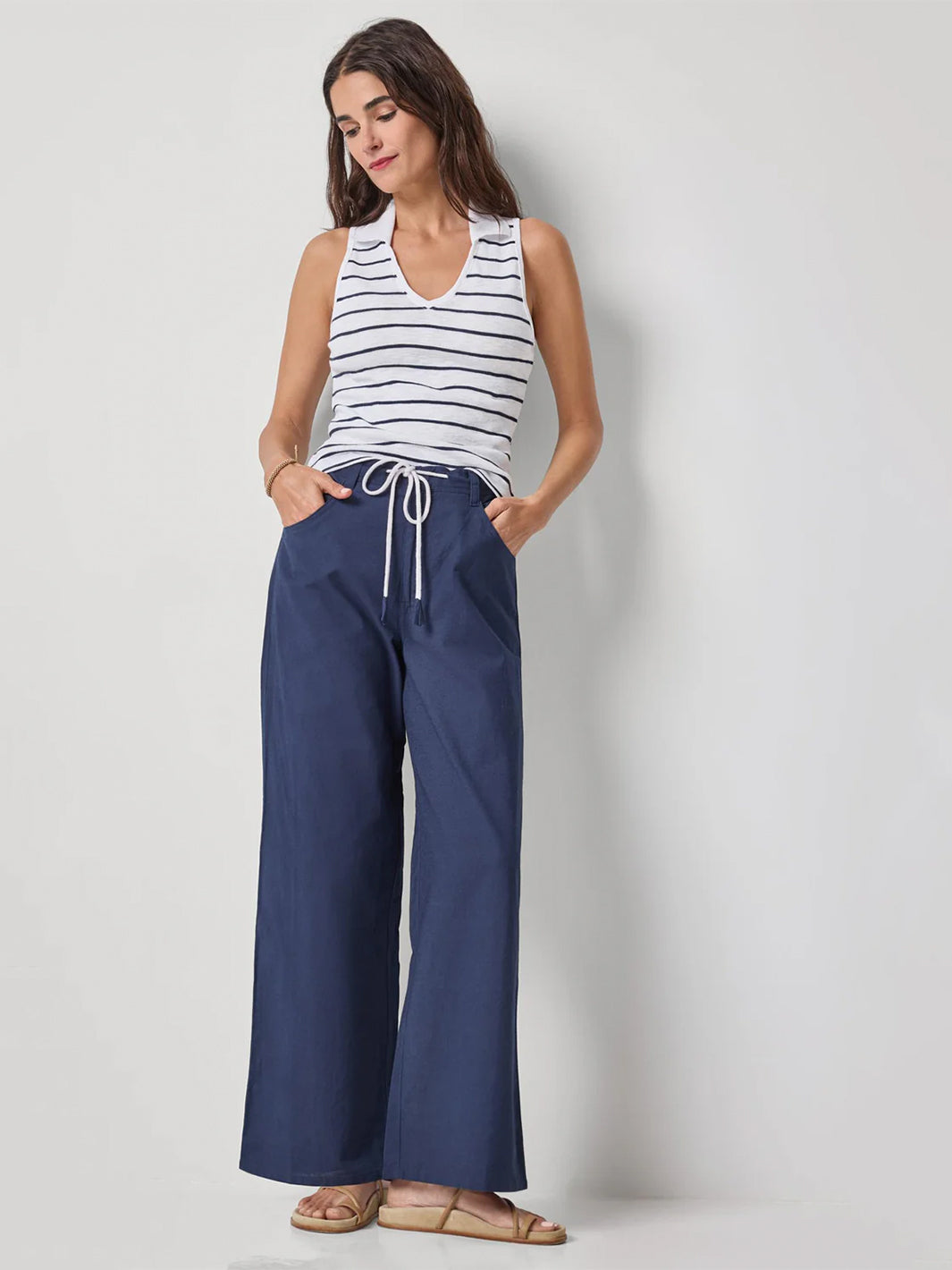 Linen Blend Straight Leg Pant in Navy