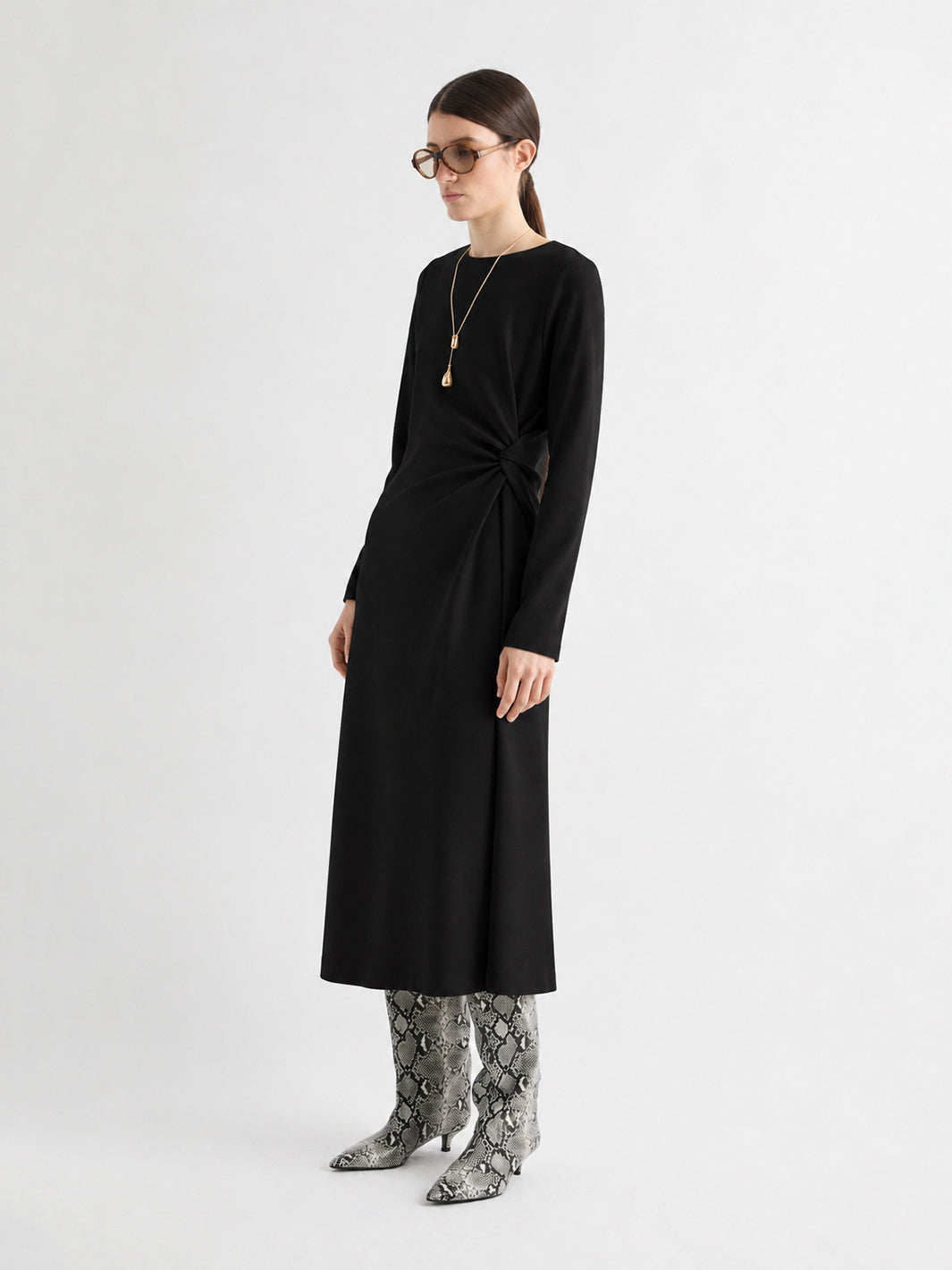Dress in Nero