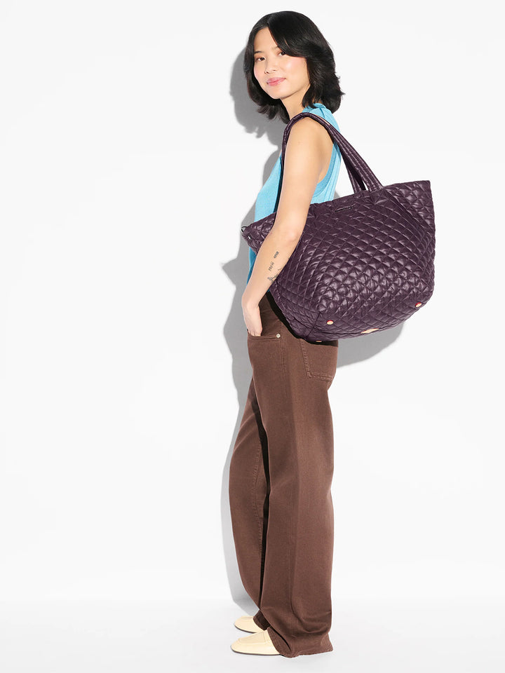 Medium Metro Tote Deluxe in Raisin