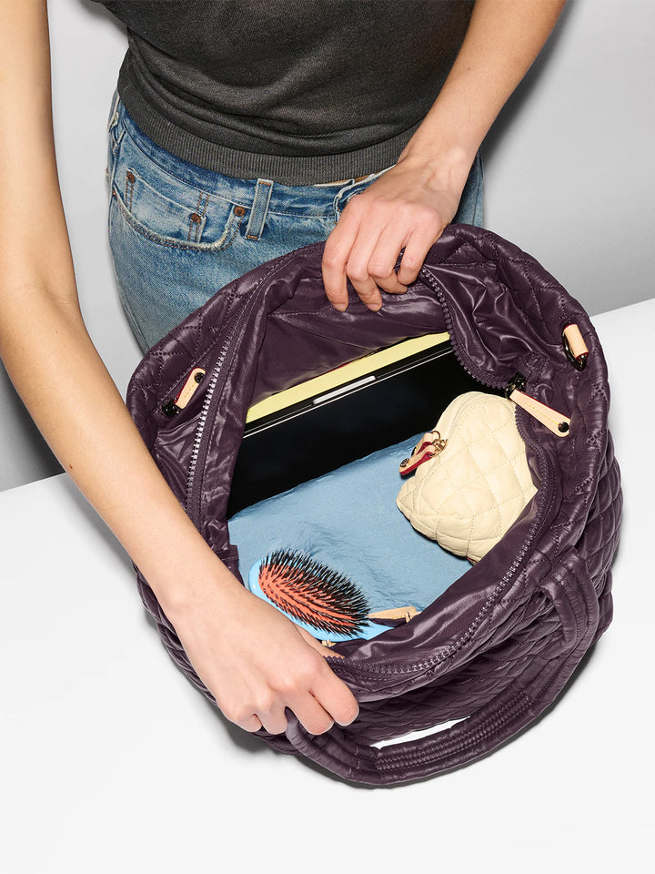 Medium Metro Tote Deluxe in Raisin