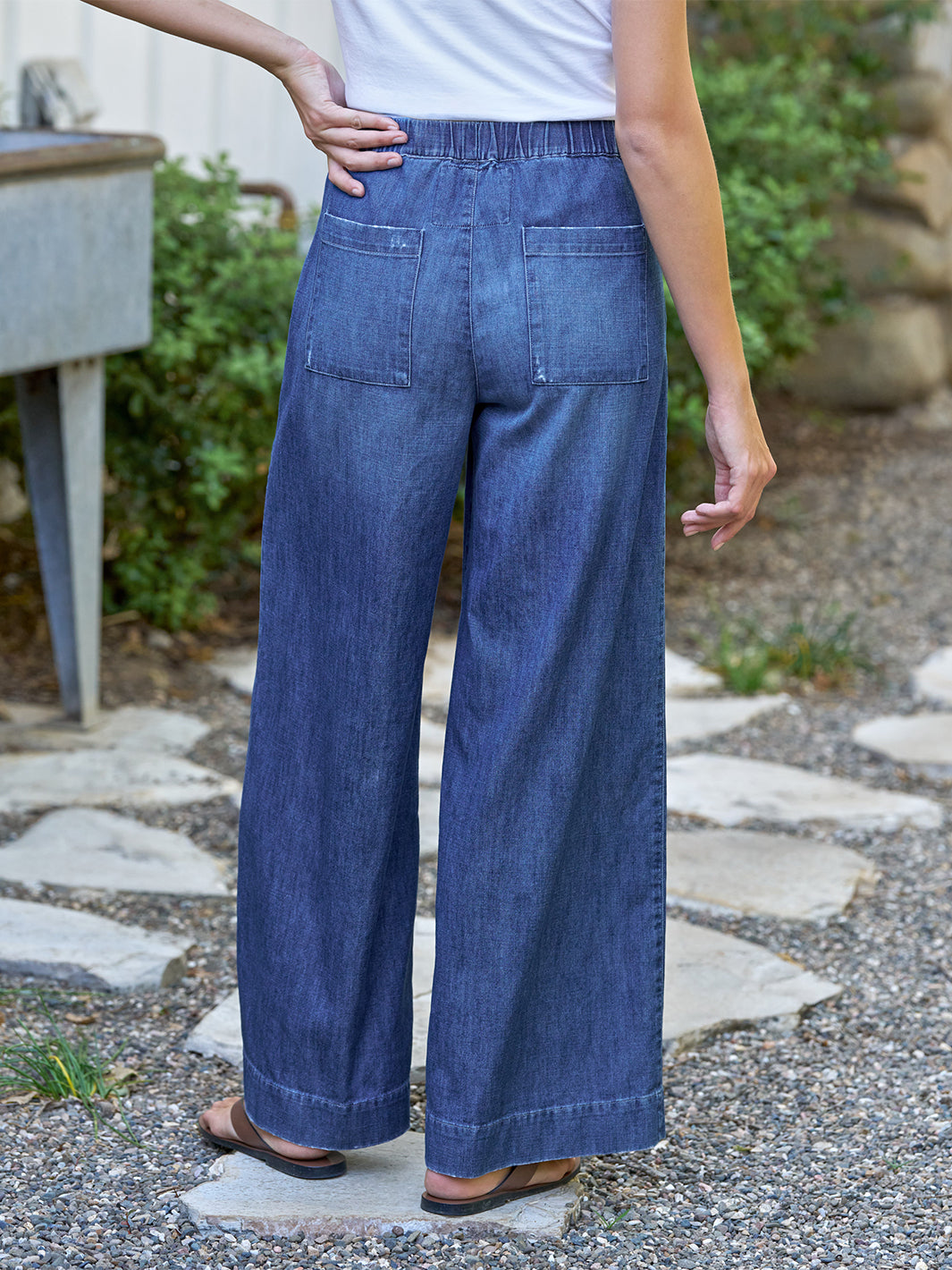 Madeline Patch Pocket Pull-On Pant in Distressed Indigo Washed Denim