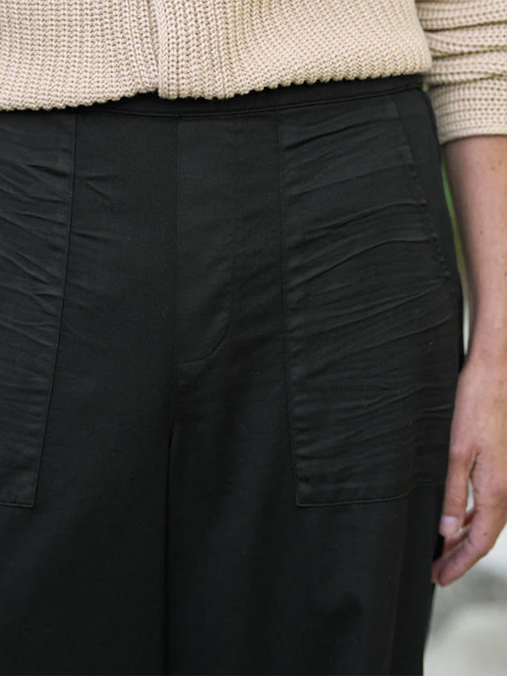 Madeline Patch Pocket Pull-On Pant in Black