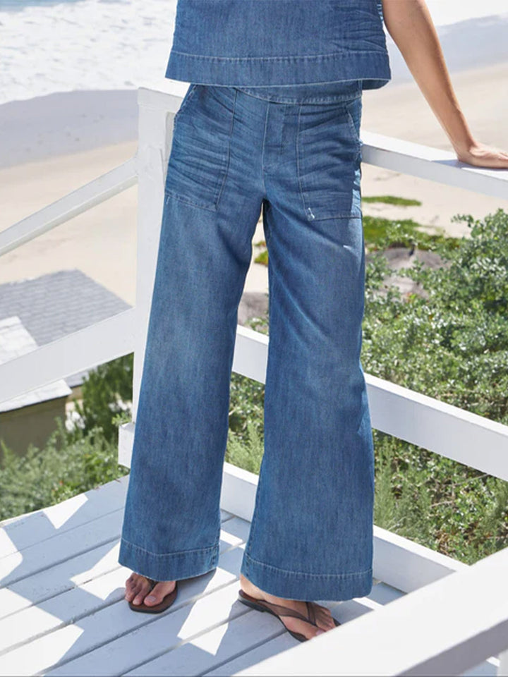 Madeline Patch Pocket Pull-On Pant in Distressed Indigo Washed Denim