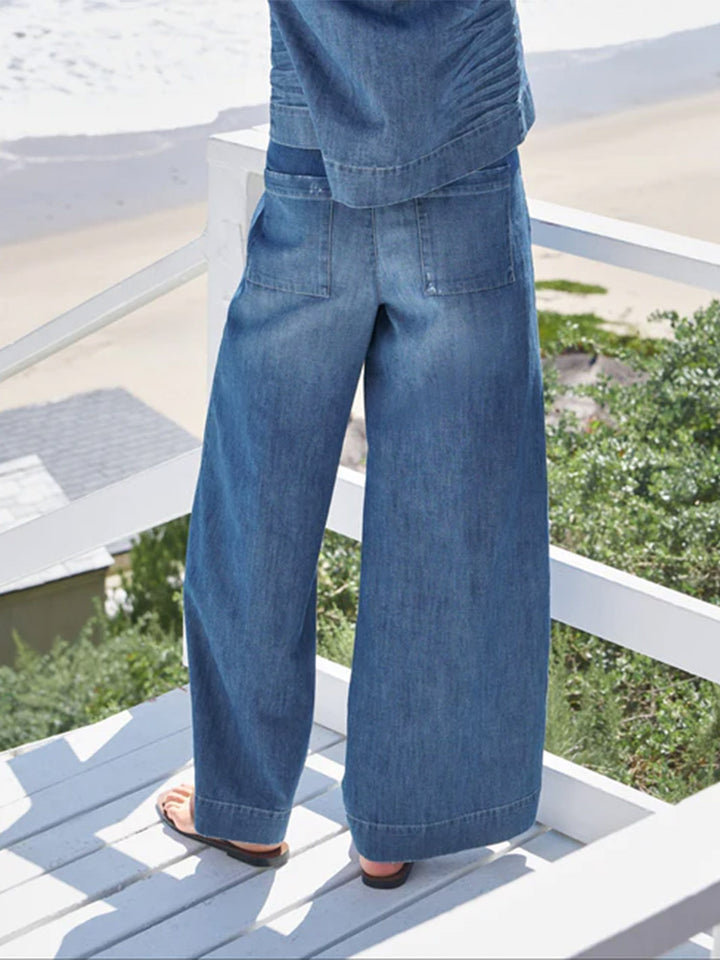 Madeline Patch Pocket Pull-On Pant in Distressed Indigo Washed Denim